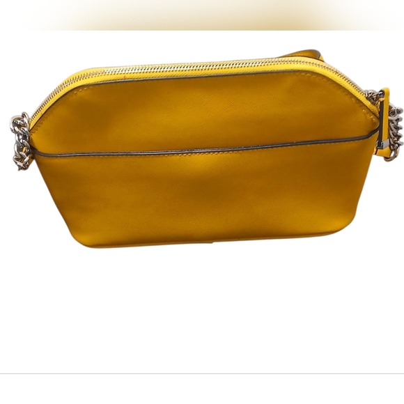 Calvin Klein - NWOT, Yellow Crossbody Bag, Adjustable Strap, Zippered Closure, - Picture 4 of 12